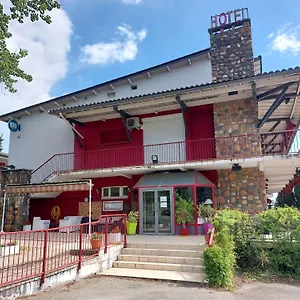 Logis - Et Restaurant Le Relais Des Garrigues Hotel Grisolles (Tarn-et-Garonne)